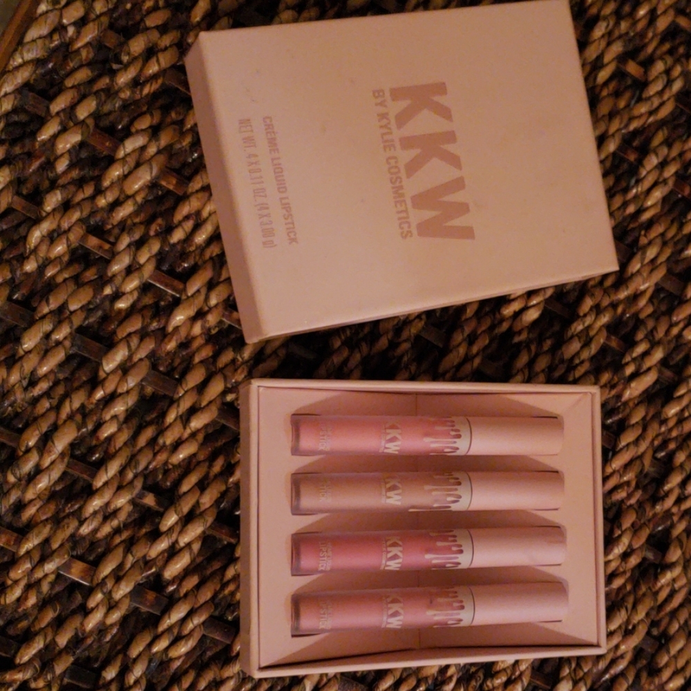 KKW lipgloss